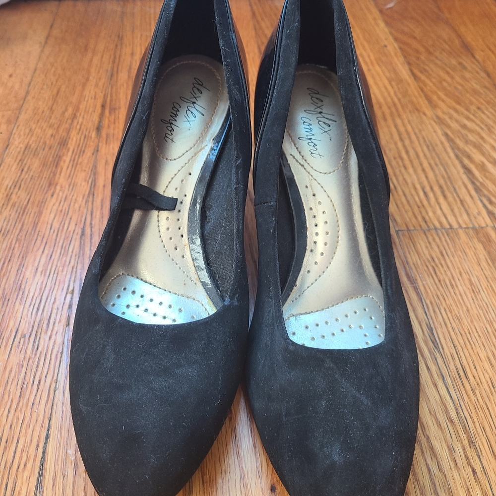 Dexflex Comfort Heel Black Round Toe Pump